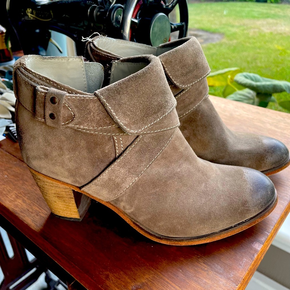 Johnston & Murphy ankle boots